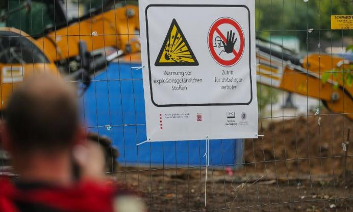 Αγωνία στην Φρανκφούρτη – 66 χιλιάδες άνθρωποι εκκένωσαν τα σπίτια τους